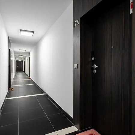 Business Grzybowska By Vaya Apartman Varsó